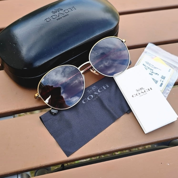 Coach Accessories - COACH WIRE FRAME SUNGLASSES FULL INCLUSION